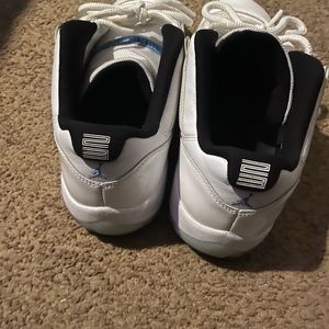 Legend blue low 11s 8/10 no box